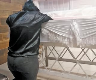 “Nos daban el pésame y no sabíamos por qué”, dice madre de víctima de homicidio