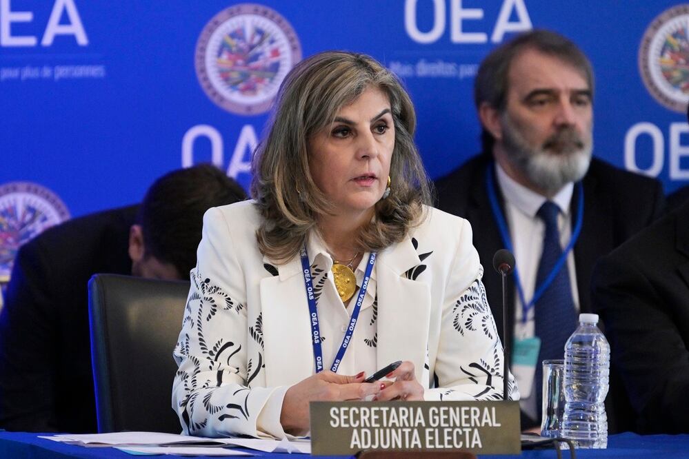 La diplomática colombiana Laura Gil fue elegida como secretaria general adjunta de la Organización de los Estados Americanos (OEA), convirtiéndose en la primera mujer en ocupar el segundo cargo más alto del organismo. FOTO:  EFE