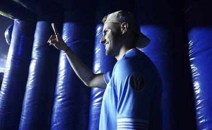 Cruz Azul le dedica un emotivo mensaje a Santiago Giménez; los celestes le dejan un "recado" en una publicación del AC Milan