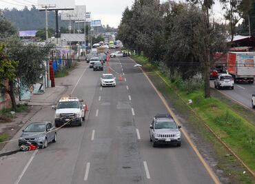 Vehículo arrolla a un motociclista en la carretera Toluca-Tenango; automovilista se dio a la fuga