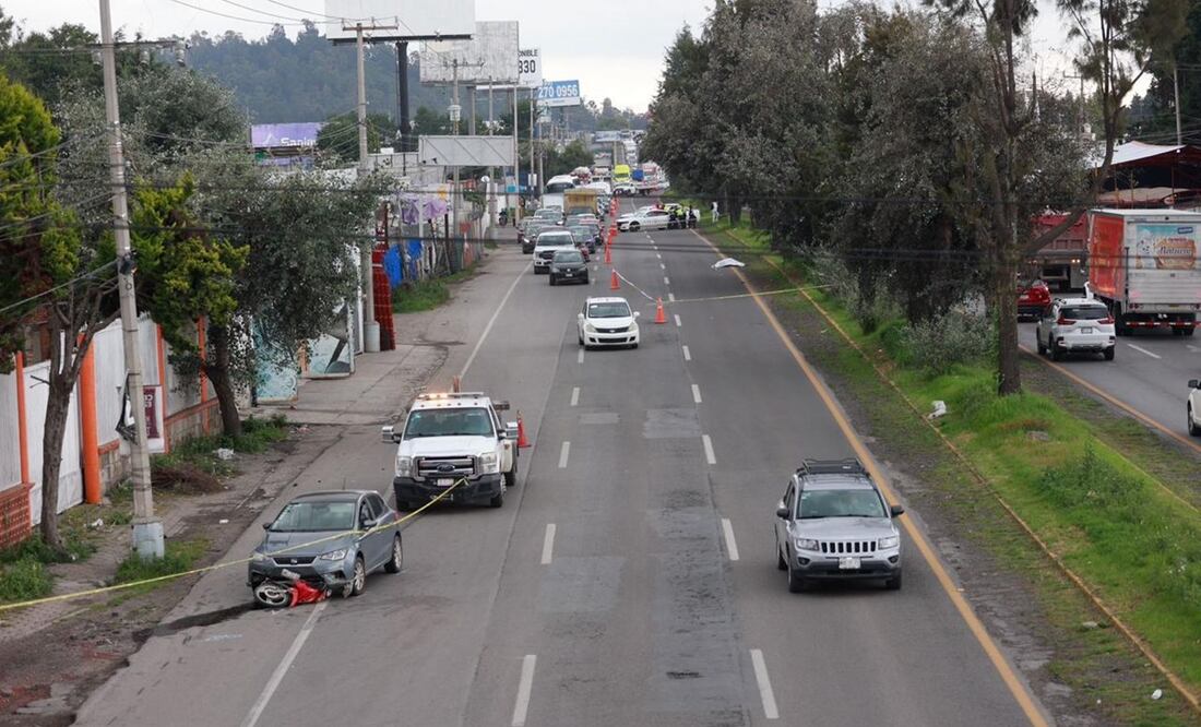 Los hechos sucedieron en el carril de alta velocidad, con dirección a Tenango del Valle, hasta donde llegaron elementos de la Guardia Nacional para abanderar la zona. Foto: Eduardo Alarcón