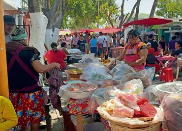 Juchitán visita a sus muertos en el Domingo de Ramos