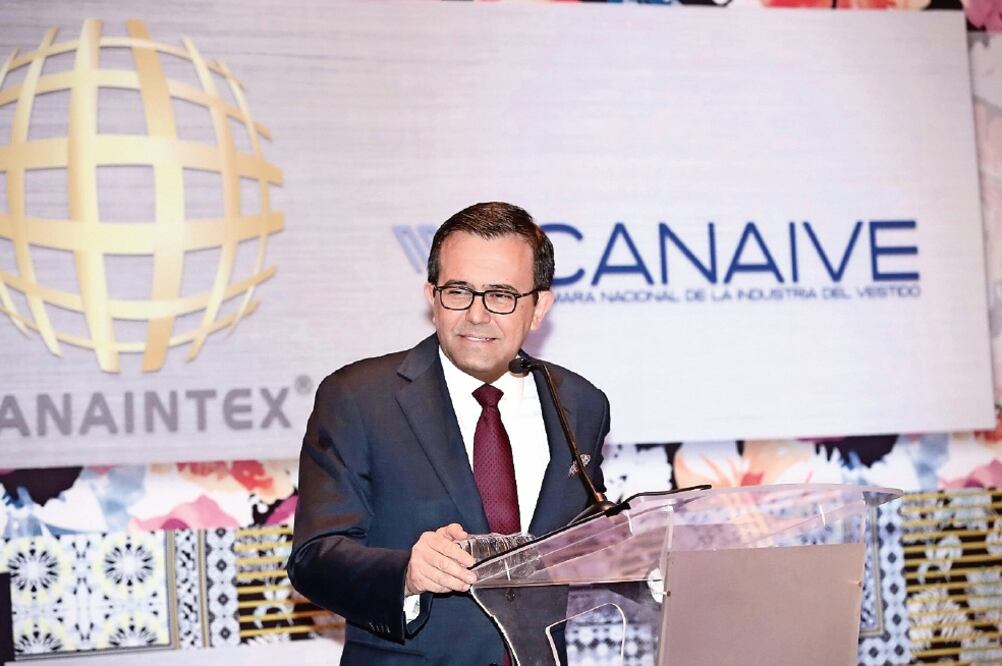 El secretario de Economía, Ildefonso Guajardo Villarreal, se comprometió a redoblar los esfuerzos para combatir la ilegalidad que se registra en la industria textil (SECRETARÍA DE ECONOMÍA)