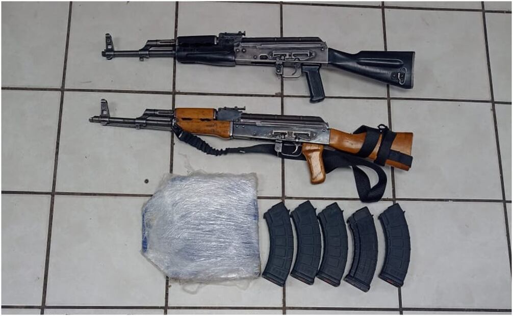 En operativo detiene a 5 personas, aseguran más de 6 mil cartuchos, 76 cargadores y 11 armas largas en Sonora. Foto: Especial