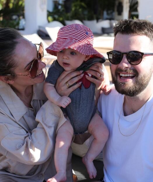 Prometida de Tom Mann, exconcursante de “X Factor”, muere unas horas antes de su boda 