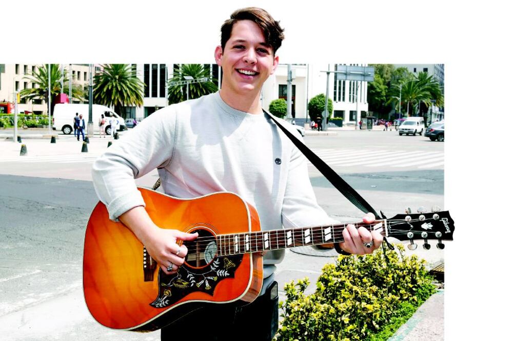 El cantante ha aprendido a tocar la guitarra de forma autodidacta. (AGUSTÍN SALINAS. EL UNIVERSAL)