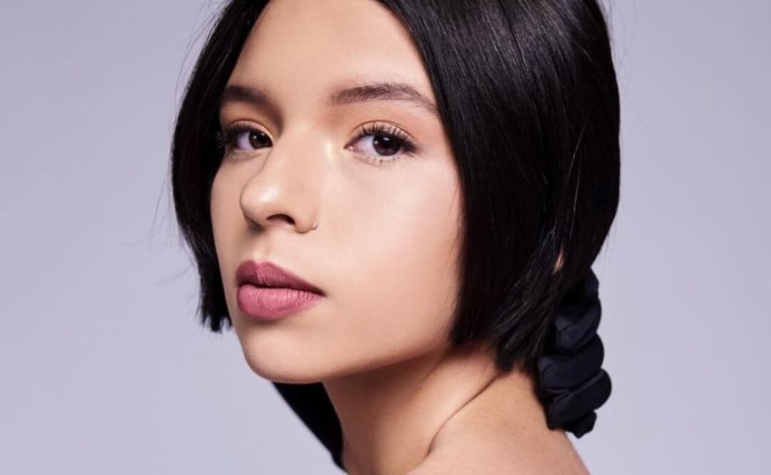 Ángela Aguilar dejó a un lado el glamour y se mostró al natural, luciendo su look más sencillo y sin maquillaje. Foto: Instagram @angela_aguilar_