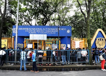 Alumnos de CCH Azcapotzalco piden al rector Graue acuda al plantel