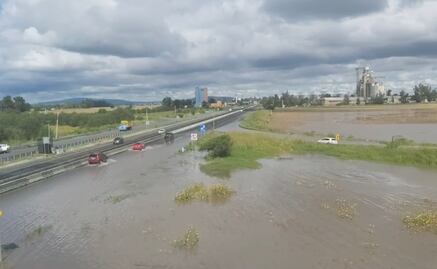 Lluvias afectan carreteras y caminos en Guanajuato