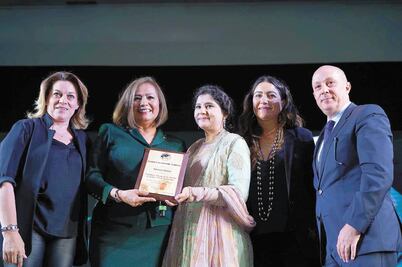 Los valores, clave para el éxito: Rosario Marín