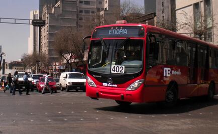 Metrobús interrumpirá servicio en 4 líneas por desfile militar el domingo