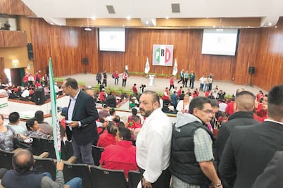 Van tres candidatos por timón del PRI