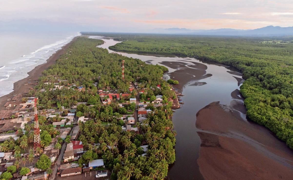 El Complejo Barra de Santiago es un humedal de importancia para la biodiversidad de El Salvador. Foto: JORGE RODRÍGUEZ