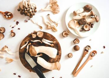 ¿Los hongos se lavan con agua?