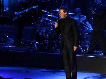 Juez emite orden de detención contra Luis Miguel