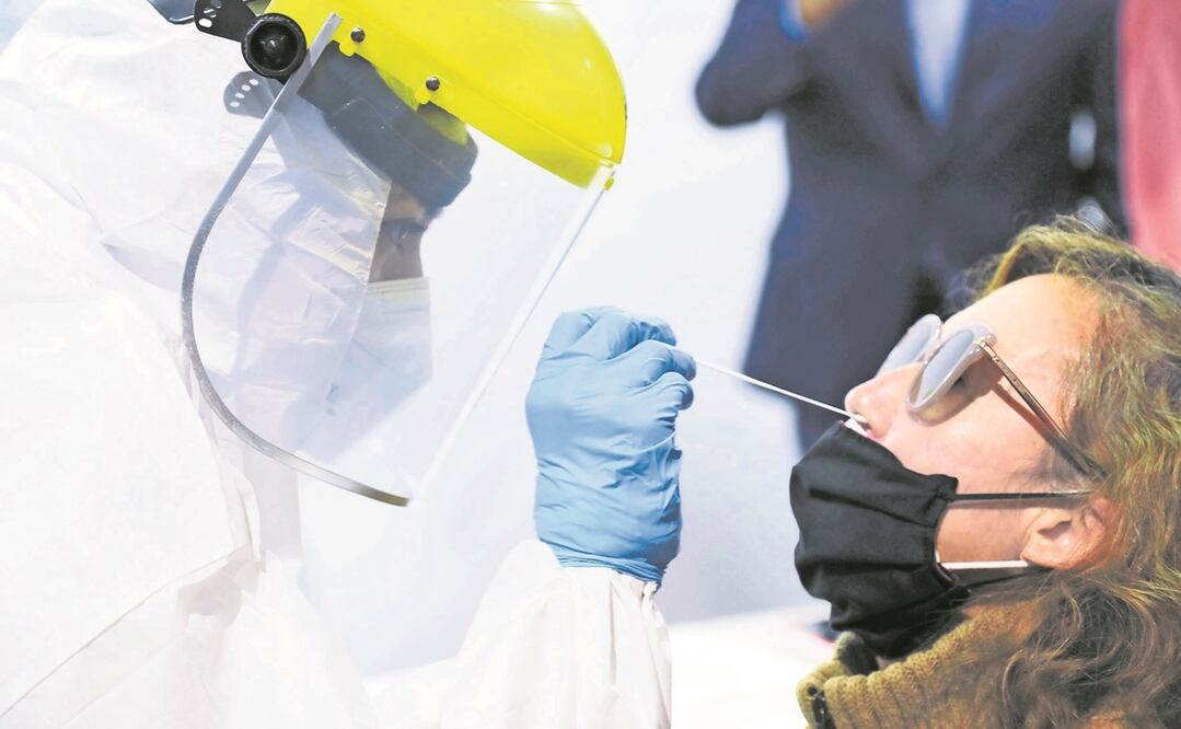 México toca el nivel de los 60 mil contagios de Covid-19 en un día; reportan 323 muertes