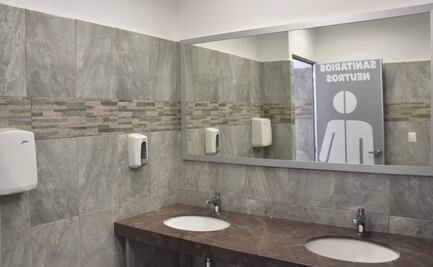 Facultad de Medicina de la UNAM inaugura los primeros baños neutros