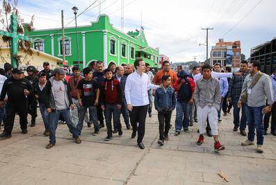 Manuel Velasco realiza recorrido por San Juan Chamula 