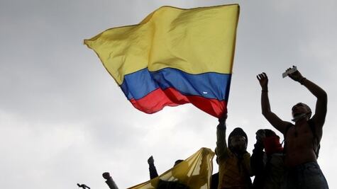 ¿Por qué continúan las protestas en Colombia pese a haber revertido la reforma tributaria?