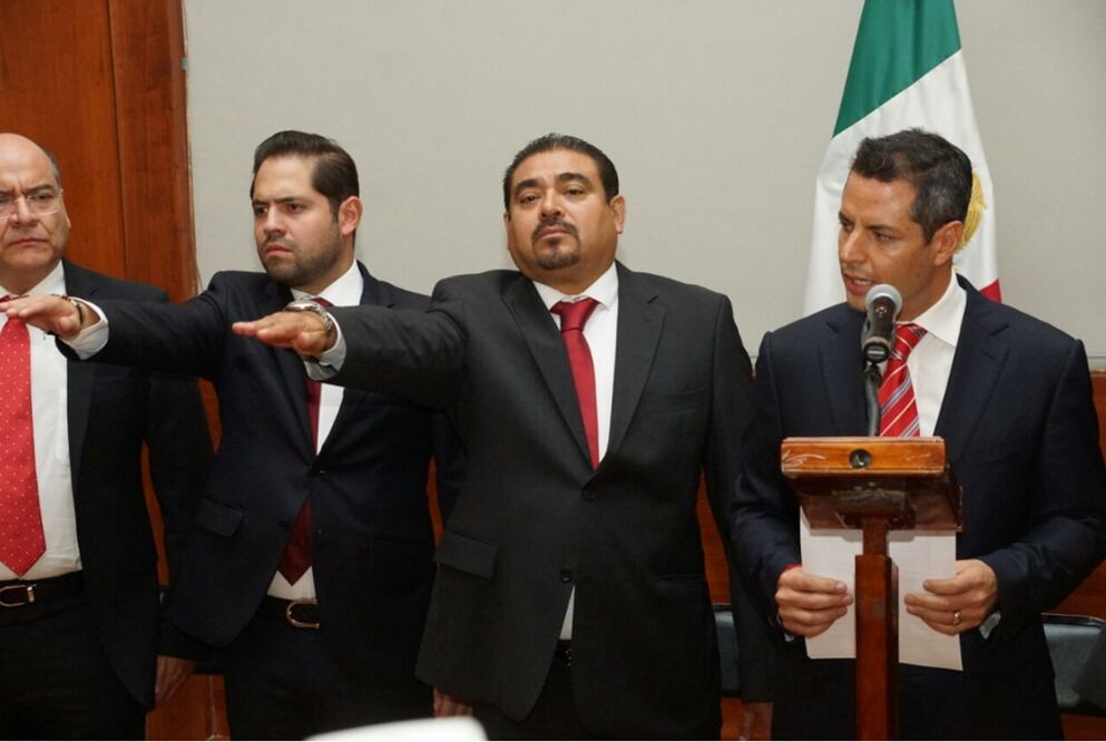 El gobernador Alejandro Murat designó y tomó protesta de ley a 19 integrantes de su gabinete legal y colaboradores cercanos. Foto: Edwin Hernández/EL UNIVERSAL