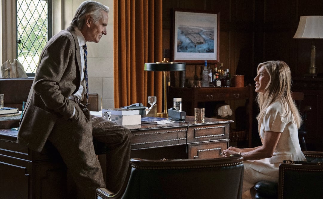 Jennifer Aniston, (derecha) es Alex Levy, productora. Foto: Apple TV+