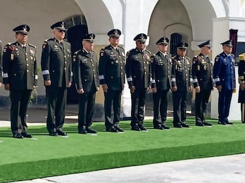 Festejo reúne a extitulares de Sedena