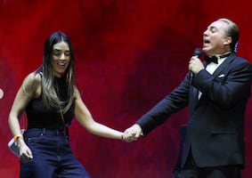 Cristian Castro tiene nueva novia, se trata de una fan que conoció en la Feria de San Marcos