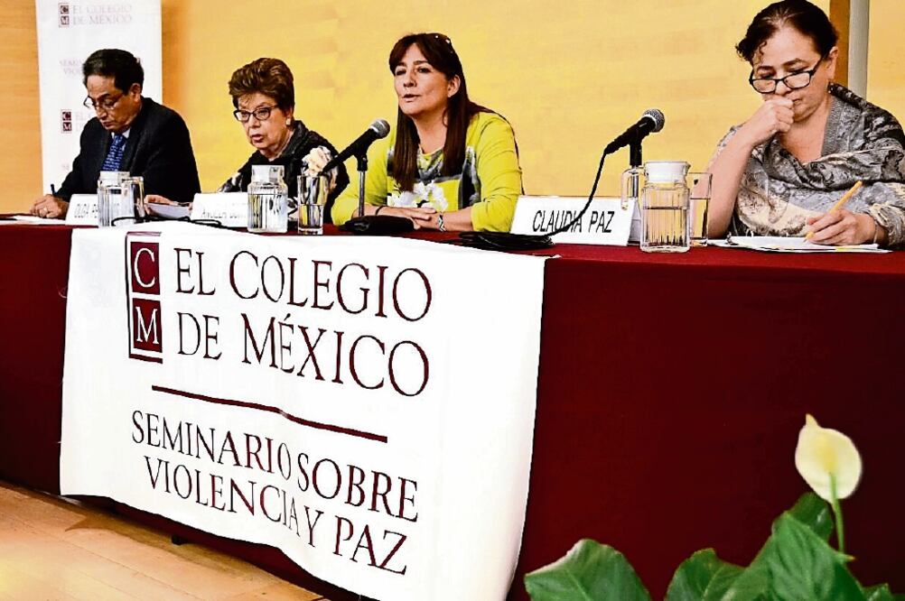 A unos días de presentar su informe final, integrantes del GIEI adelantaron algunas de sus conclusiones en el caso Iguala, durante un foro organizado por El Colegio de México (JORGE CORDERO. OBTURADORMX)