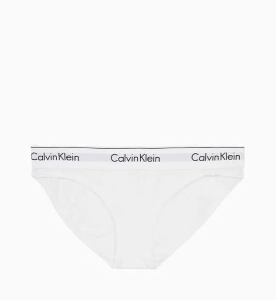 Rosalía muestra su ropa interior al más puro estilo de los 90