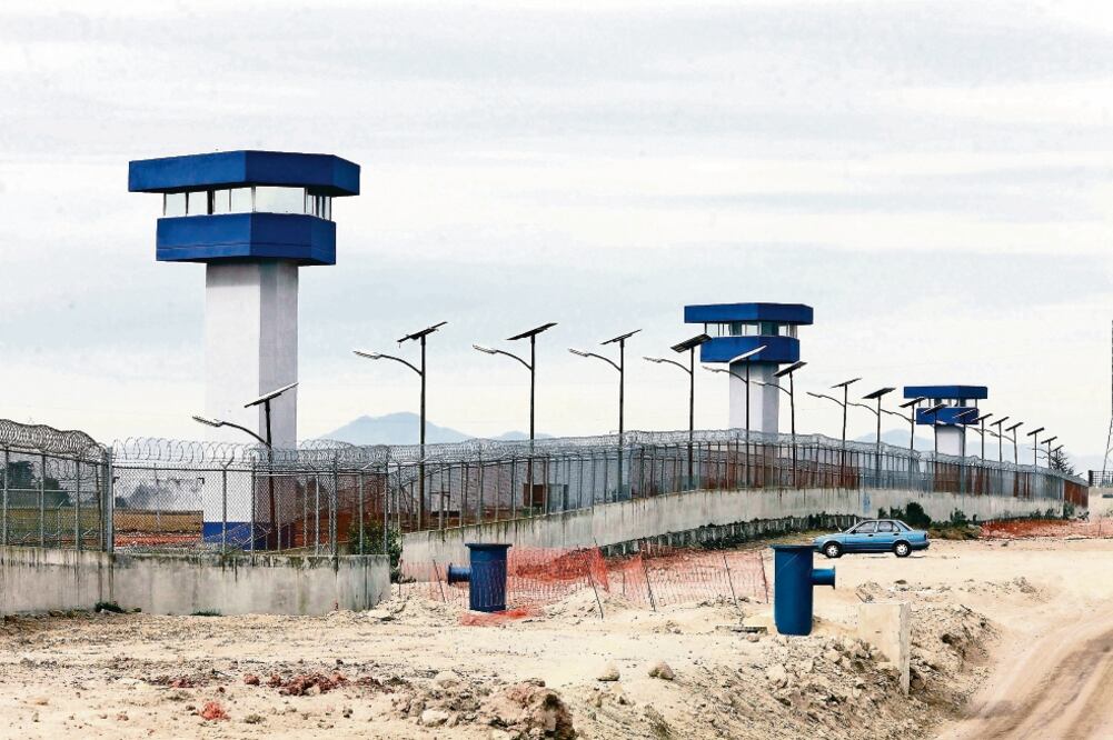 La CNDH halló que en distintos penales no hay reglamento interno y el personal médico no supervisa la preparación de alimentos. (ARCHIVO EL UNIVERSAL)