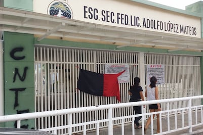 Ni la lluvia frenó a padres y católicos en sus protestas