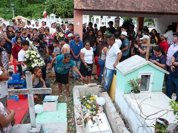 Sepultan a Aitana, la niña bailarina que murió prensada en un elevador del IMSS; iba a ser dada de alta la noche del accidente