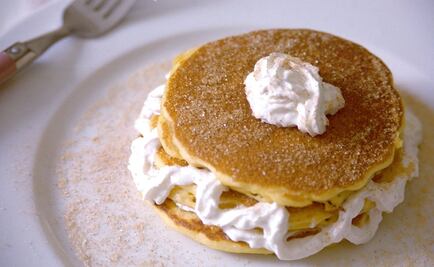 Ideales para el desayuno, los hot cakes celebran hoy su día