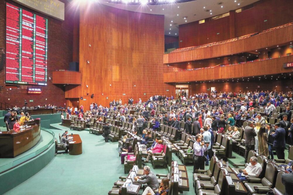 Diputados de partidos como PRI y PRD piden que se respeten los derechos, la pluralidad y la ley. Foto: ARCHIVO. EL UNIVERSAL