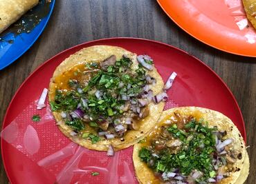 La Pingüica, los mejores tacos de pastor y suadero cerca del metro Normal