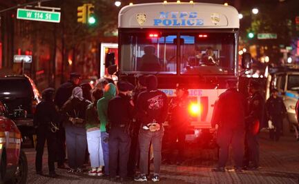EN VIVO: Policía de NY desaloja a manifestantes de la Universidad de Columbia; hay centenares de detenidos