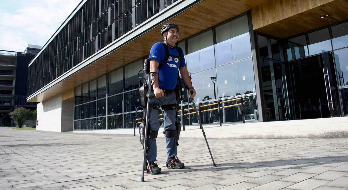 Robot ayuda a caminar a personas con discapacidad 