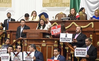 Avalan desaparición del Info CDMX; gritos, empujones y toma de tribuna marcan la sesión