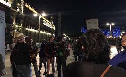 A medianoche cantan "Las Mañanitas" a AMLO por su cumpleaños 67