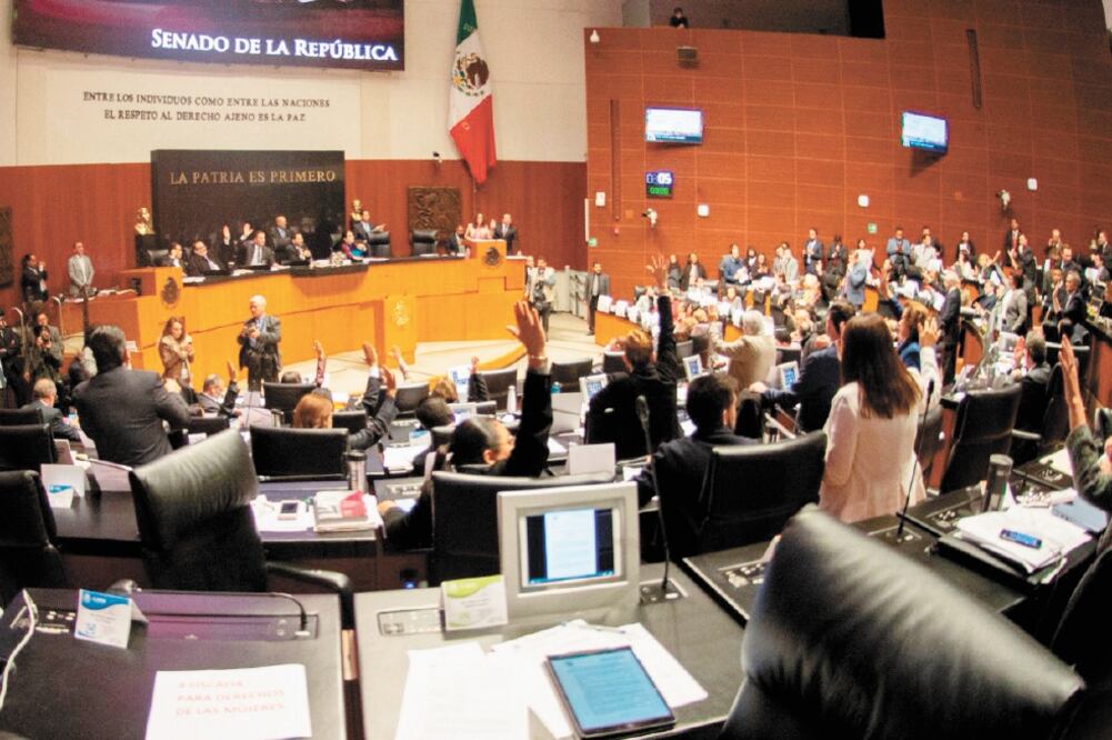 El dictamen que crea la Ley Orgánica de la Fiscalía General de la República, en la que se transformará la PGR, fue avalado con 70 votos en favor y 47 en contra en la Cámara Alta. (TOMADA DE TWITTER)