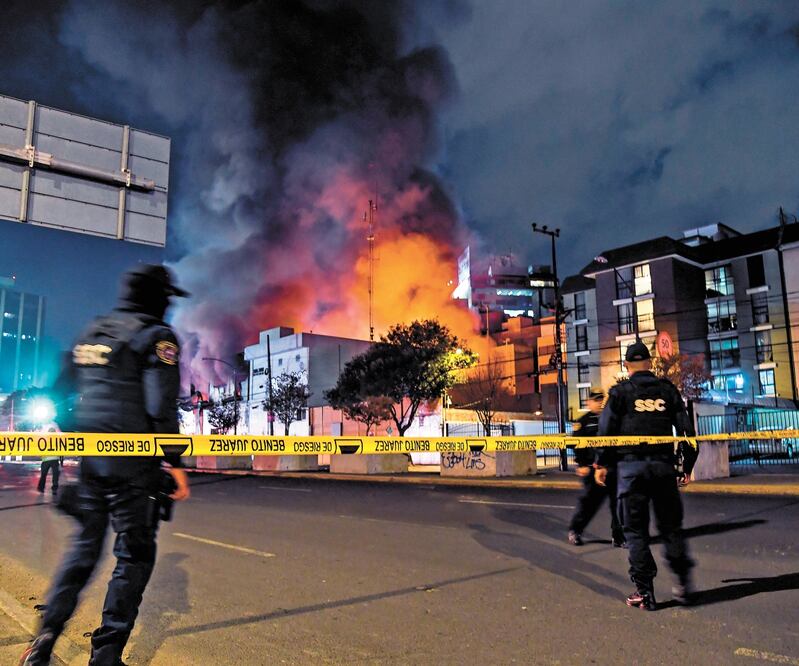 Debido a la magnitud del incendio, las llamas se observaron desde distintos puntos de la Ciudad de México. JUAN ARMANDO MARTÍNEZ. EL UNIVERSAL