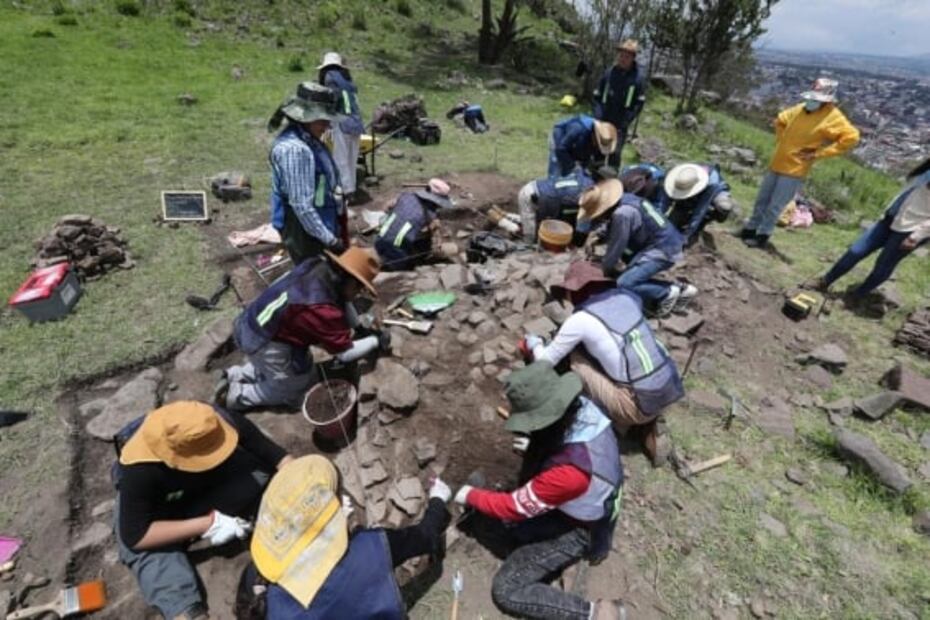 Reanudan exploración en Cerro del Toloche por hallazgos de cultura matlazinca en Toluca