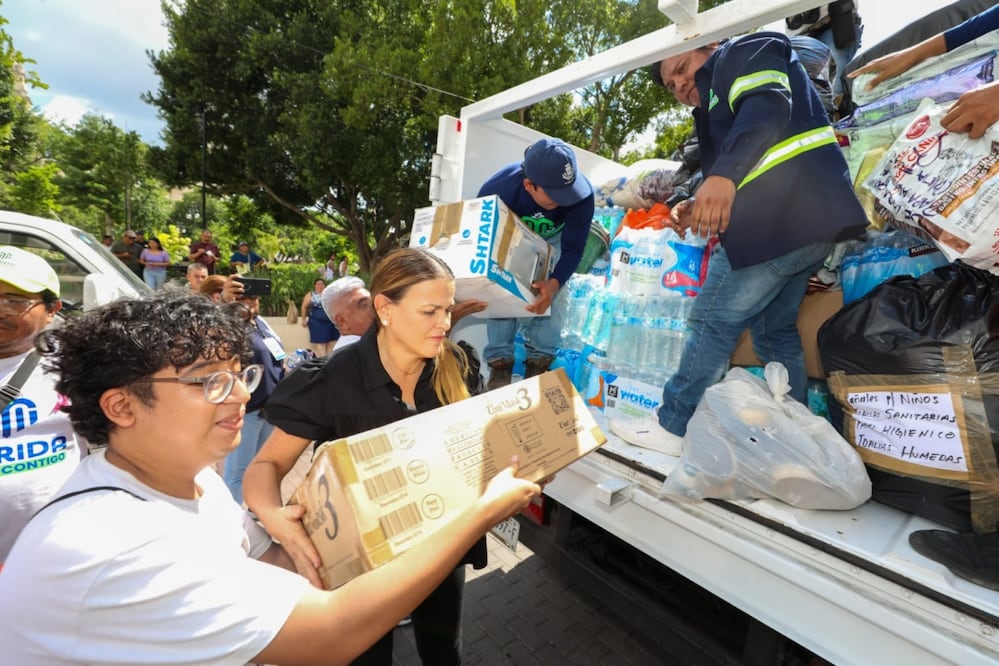 La ayuda recolectada fue enviada en camiones al estado de Veracruz. Foto: Especial