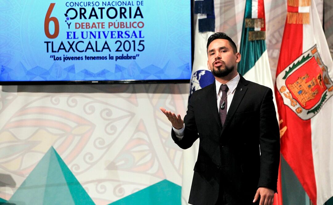El joven Javier Correa López, de Michoacán, durante su participación en el Sexto Concurso de Oratoria y Debate EL UNIVERSAL 2015. /Ramón Romero - ELUNIVERSAL
