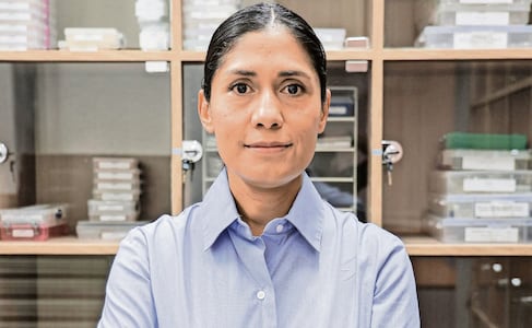 “Vida familiar no debería ser un dilema”; investigadoras hablan de la desigualdad de las mujeres en sus campos