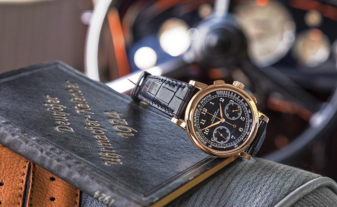 Un 1815 Cronógrafo en un histórico BMW 321 que perteneció a la familia de Walter Lange, refundador de la firma