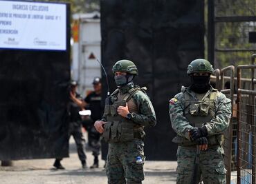 Ecuador declara estado de excepción tras la muerte de cinco policías a manos del narco