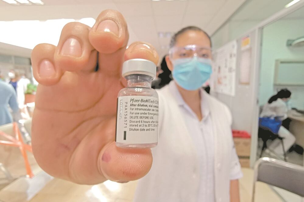 Ayer, temprano, arrancó la campaña en 49 centros médicos de Oaxaca. FOTO: EDWIN HERNÁNDEZ. EL UNIVERSAL