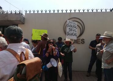 Investigadores exigen a la UAM que se les paguen becas y estímulos