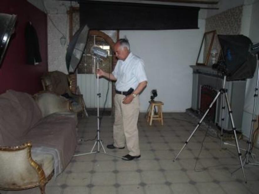 Antes las fotografías se retocaban a mano